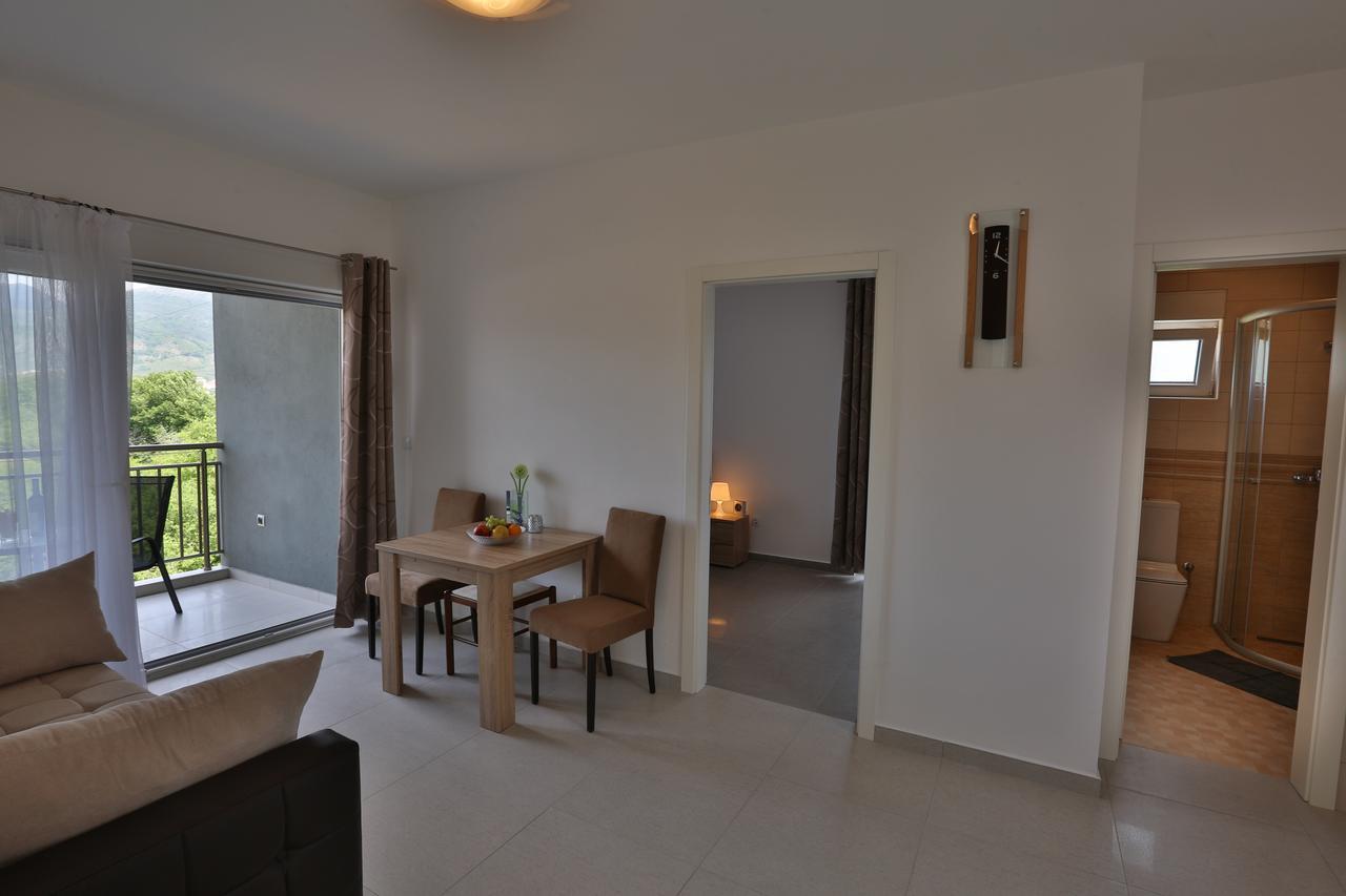Kristina Apartments تيفات المظهر الخارجي الصورة