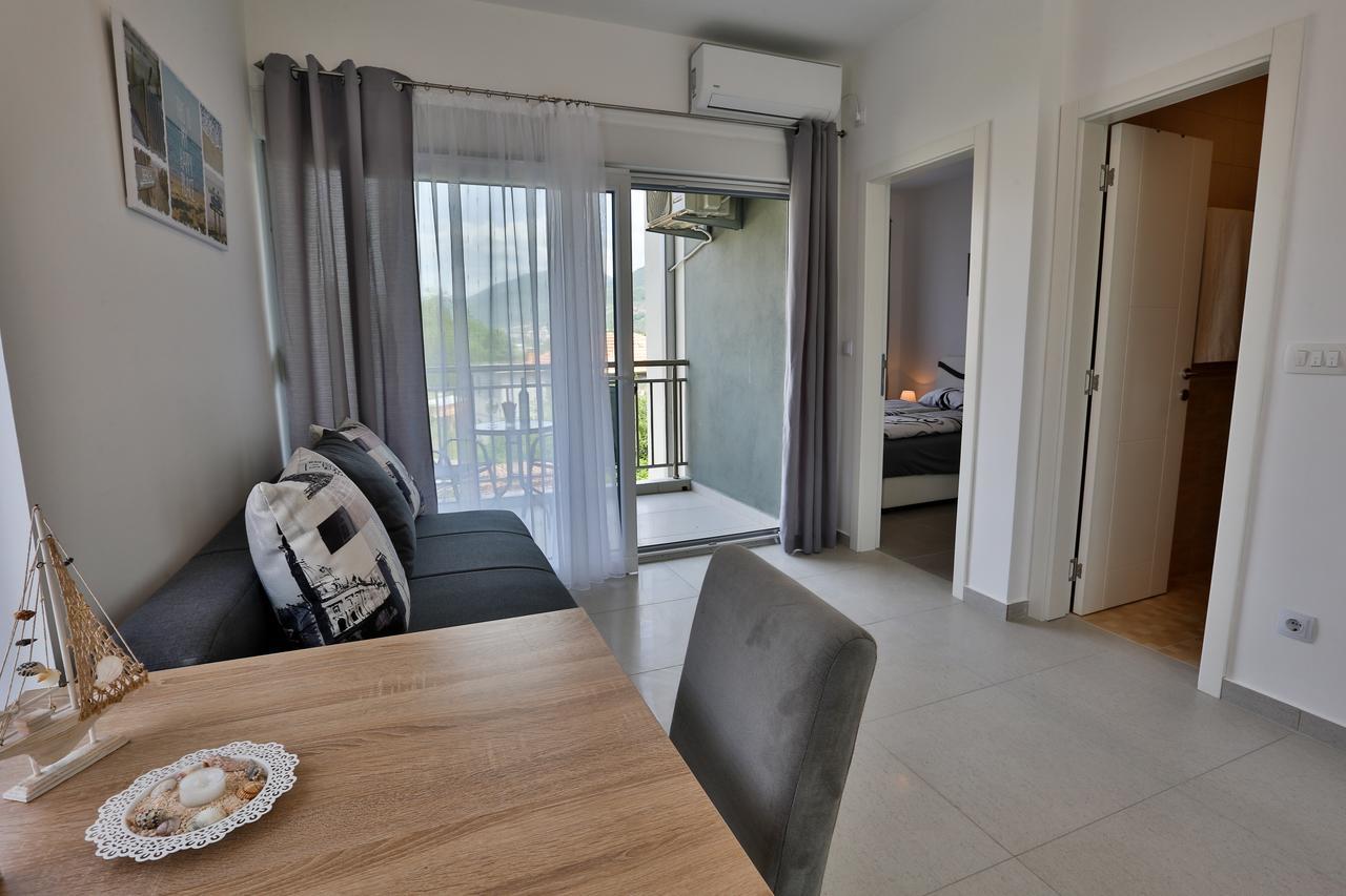 Kristina Apartments تيفات المظهر الخارجي الصورة