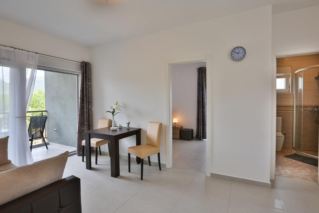 Kristina Apartments تيفات المظهر الخارجي الصورة