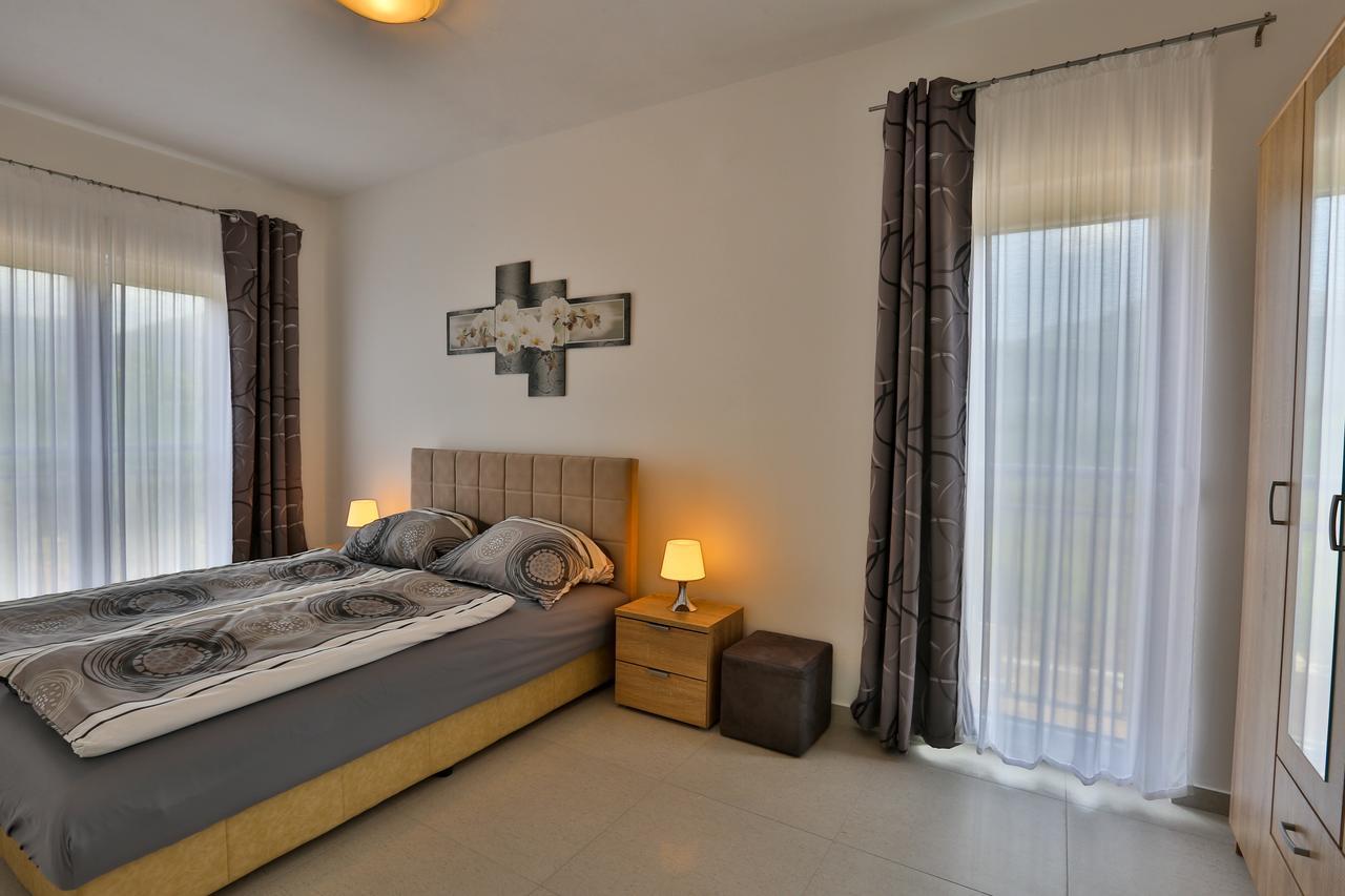Kristina Apartments تيفات المظهر الخارجي الصورة
