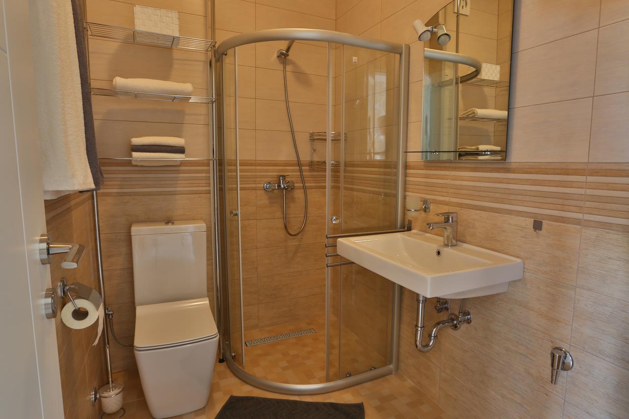 Kristina Apartments تيفات المظهر الخارجي الصورة