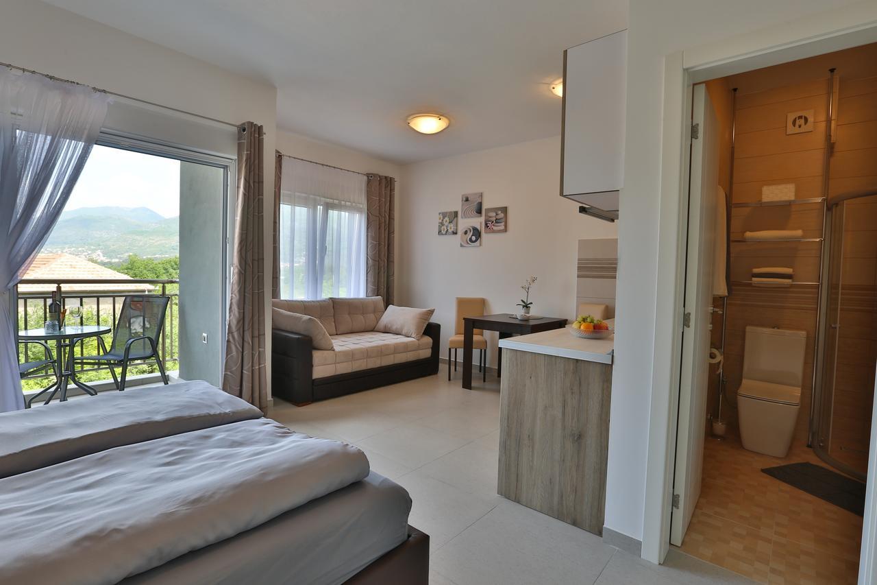 Kristina Apartments تيفات المظهر الخارجي الصورة