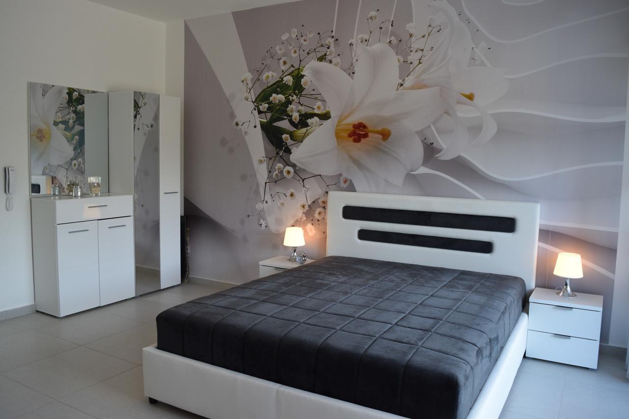 Kristina Apartments تيفات الغرفة الصورة