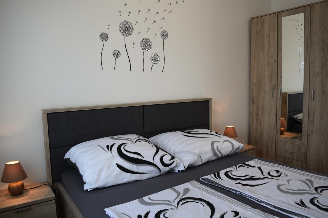 Kristina Apartments تيفات المظهر الخارجي الصورة